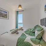 Daire Balcony With Perfect Sea View, Pool, Wi-fi