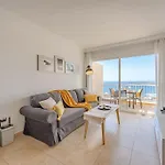 Balcony With Perfect Sea View, Pool, Wi-fi Daire *