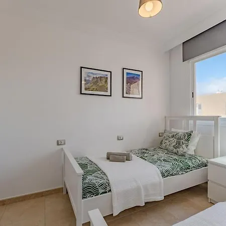 Balcony With Perfect Sea View, Pool, Wi-fi *