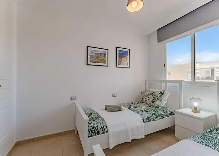 Balcony With Perfect Sea View, Pool, Wi-fi *