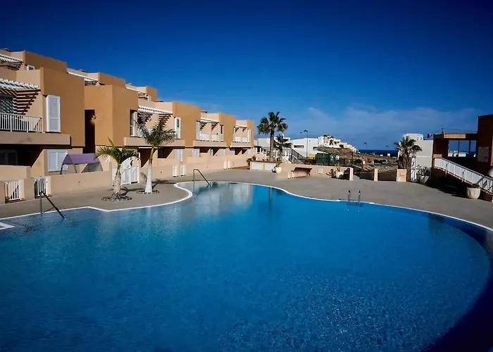 아파트 Balcony With Perfect Sea View, Pool, Wi-fi